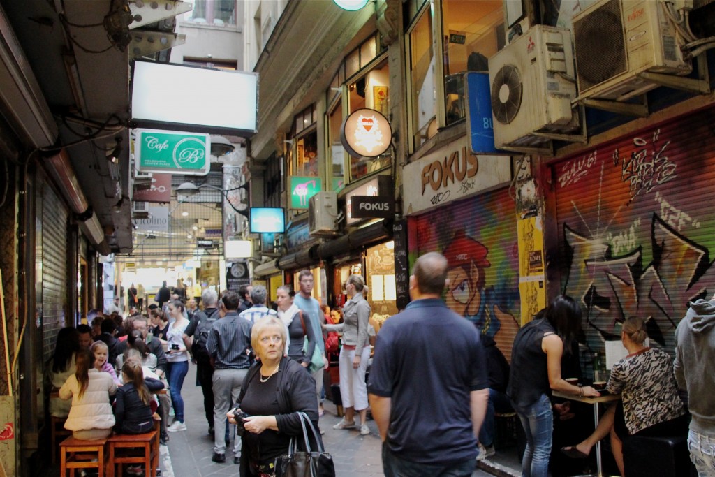 Brunching and browsing in Centre Place