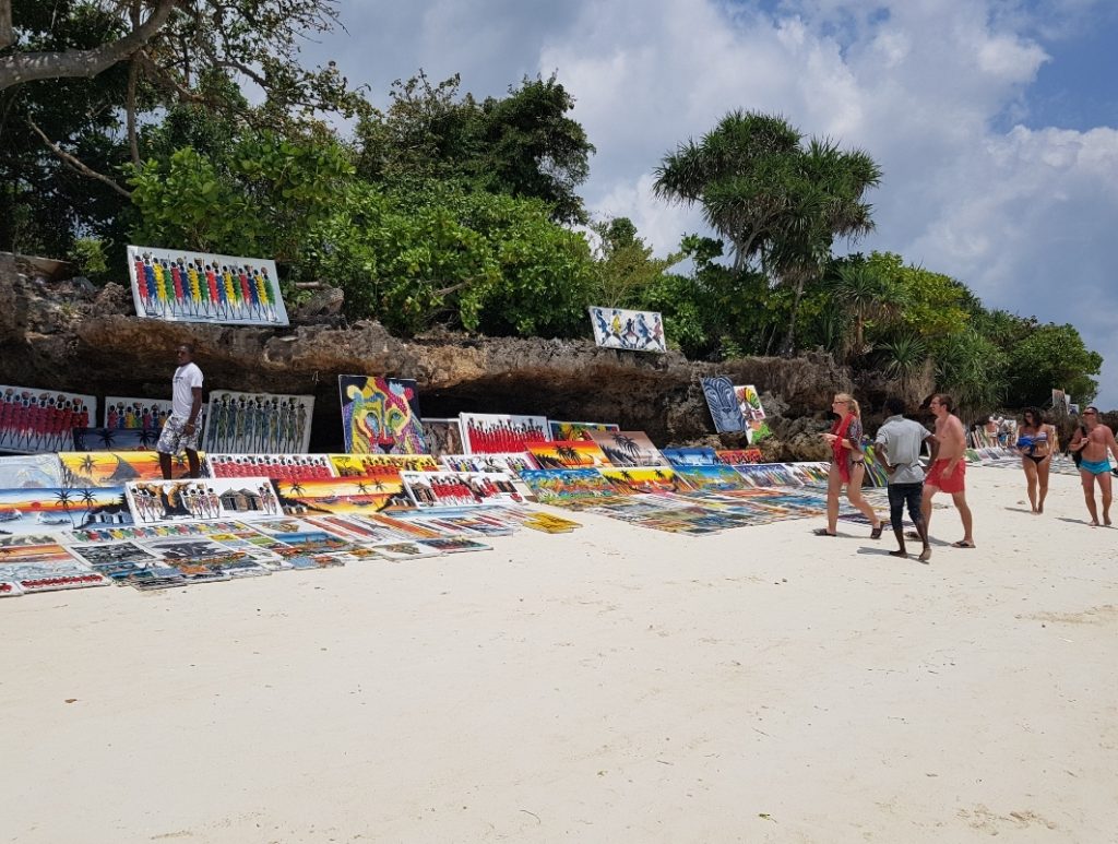 Shopping for artwork, island style